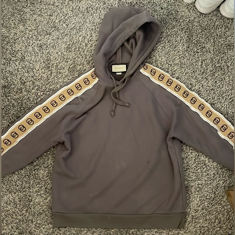 Grey Gucci pullover, size XXL feels a lil smaller like a XL